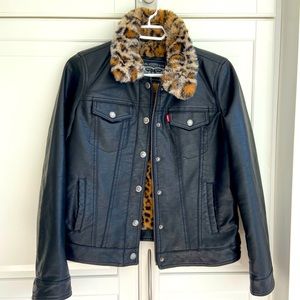 Levi’s Vegan Trucker Jacket w/ Fuzzy Leopard Liner
